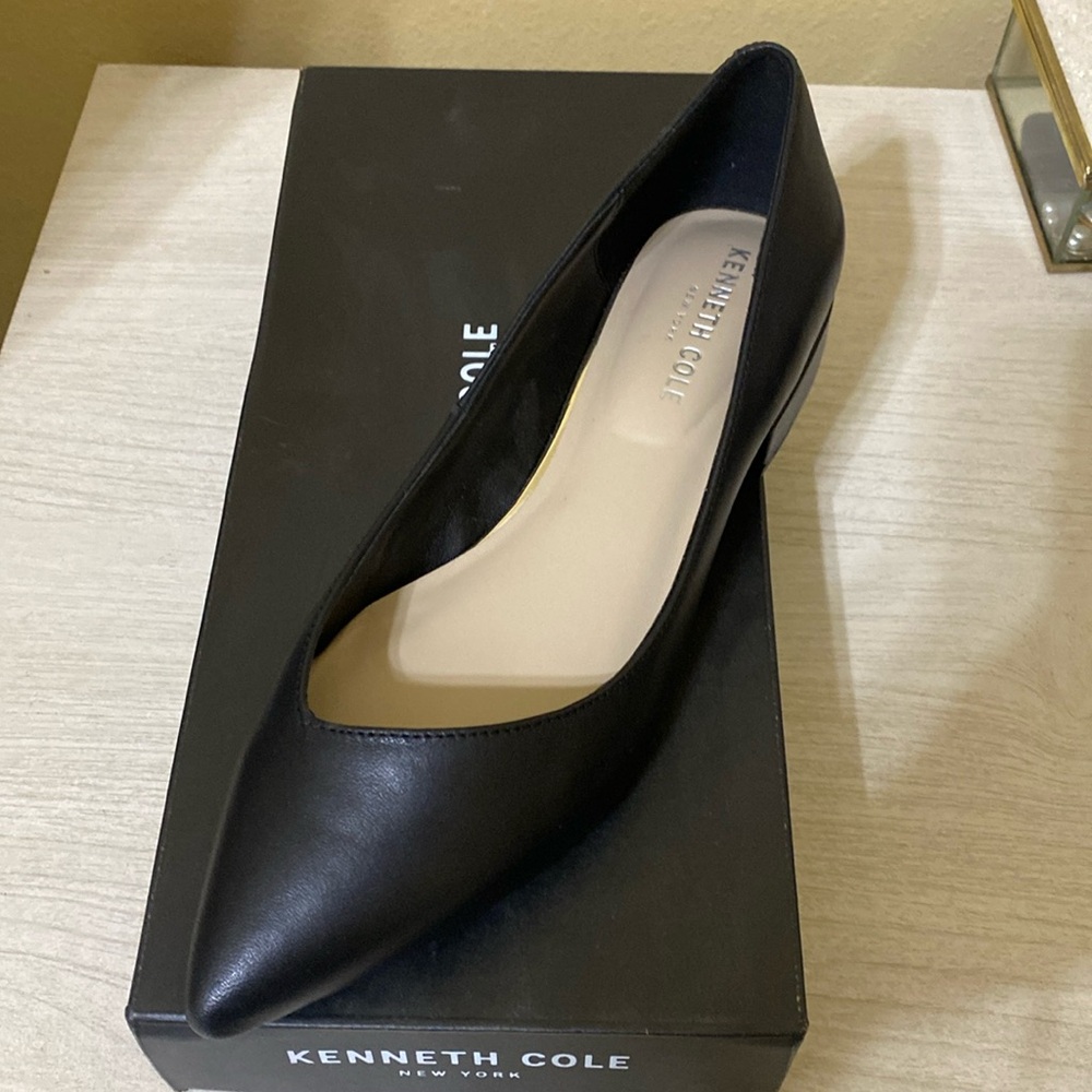 Kenneth Cole Camelia all black